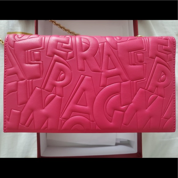 ❌SOLD❌ New Salvatore Ferragamo Wallet on Chain Bag - Picture 3 of 9